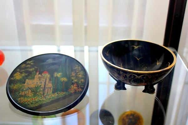 В Художественном музее проходит выставка «Сочинский сувенир»