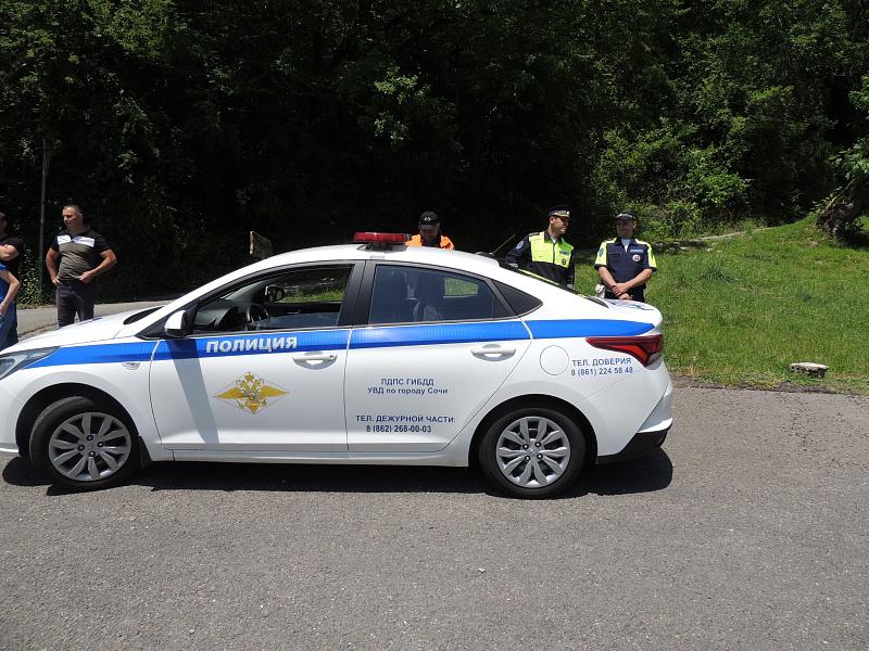 В Сочи полицейские при силовой поддержке Росгвардии провели рейд на стройках